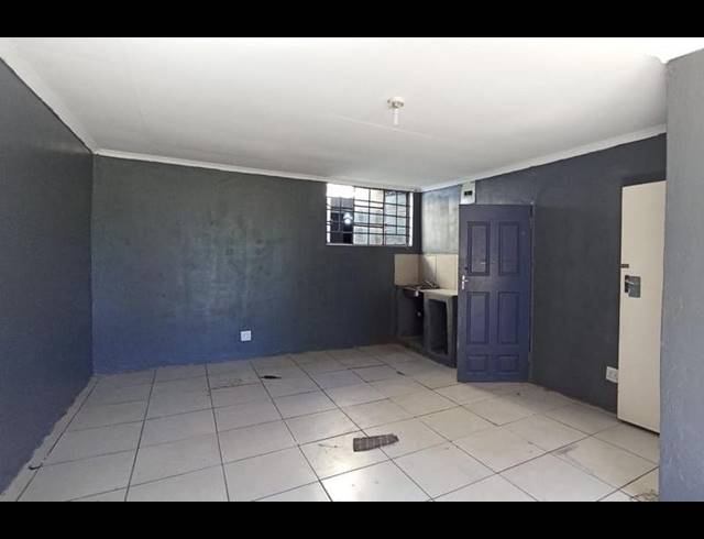 10 BEDROOM HOUSE FOR SALE IN ROSETTENVILLE